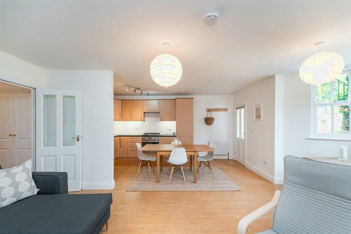 2 Bedroom Apartment To Rent In Belle Grove Terrace, Spital Tongues, Newcastle Upon Tyne, NE2