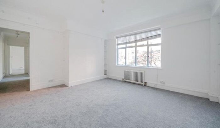 3 Bedroom Apartment To Rent In St. Johns Wood Park, St John's Wood, London, NW8
