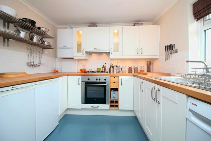 1 Bedroom Flat To Rent In Stapleton Hall Road, London, N4