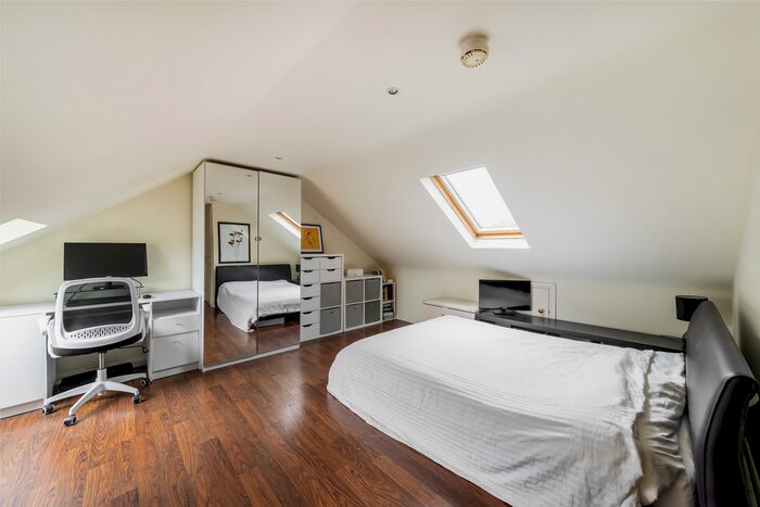 2 Bedroom Flat To Rent In Hollies Road, London, W5