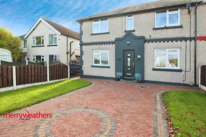 3 Bedroom Semi-detached House For Sale In The Crescent, Thurcroft, Rotherham, S66