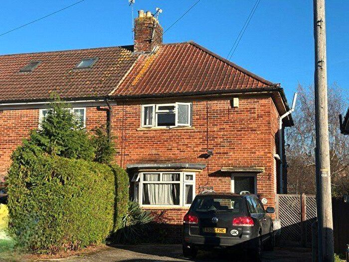 3 Bedroom Terraced House To Rent In Grays Road, Headington, Oxford, Oxfordshire, OX3
