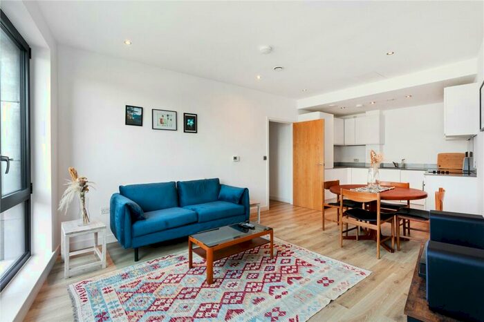 1 Bedroom Apartment To Rent In Buckhurst Street, London, E2