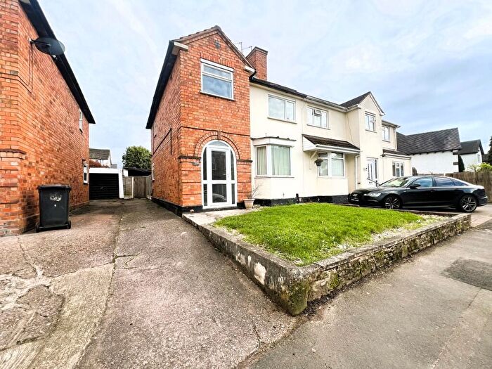 3 Bedroom Semi Detached House For Sale In Crowther Road, Wolverhampton, WV6