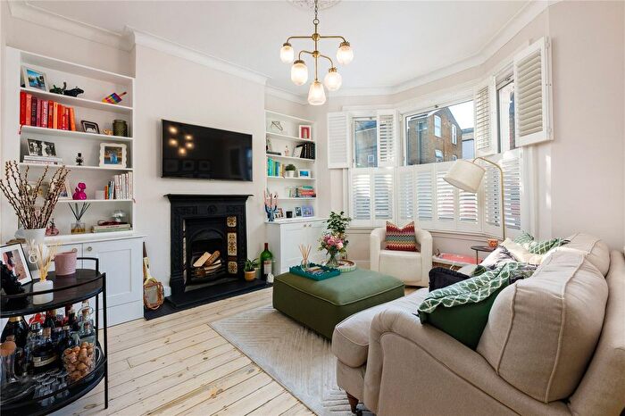 1 Bedroom Flat For Sale In Bendemeer Road, London, SW15