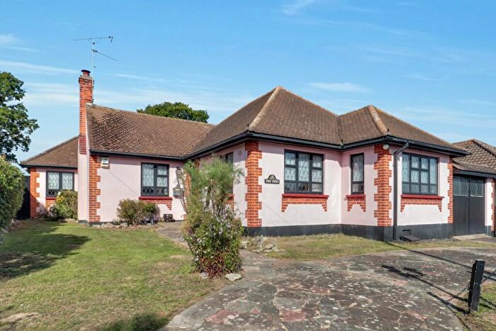 2 Bedroom Detached Bungalow For Sale In Linksway, Leigh-on-Sea, SS9