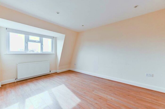 1 Bedroom Flat To Rent In Uxbridge Road, Hatch End, Pinner, HA5