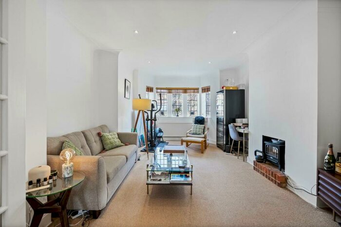 2 Bedroom Flat To Rent In Tudor Close, Belsize Park, NW3