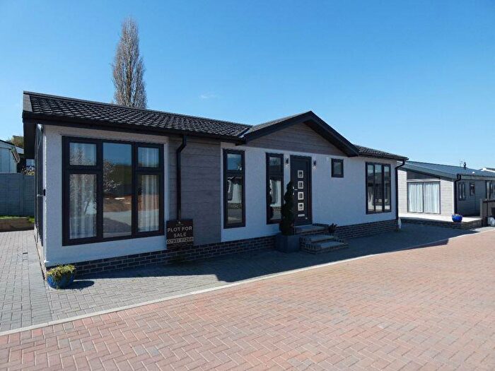 2 Bedroom Park Home For Sale In Swindon Lane, Cheltenham, GL50