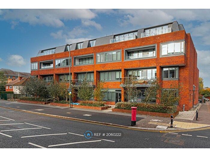 1 Bedroom Flat To Rent In Rosebery House, Epsom, KT17