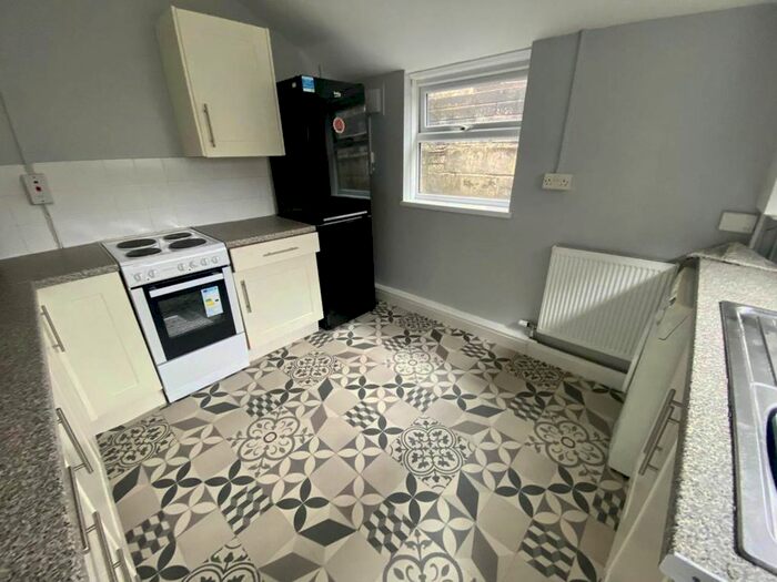 4 Bedroom Property To Rent In Malvern Terrace, Brynmill, Swansea, SA2