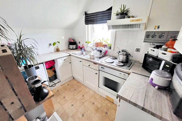 2 Bedroom Flat For Sale In Bournemouth, BH8