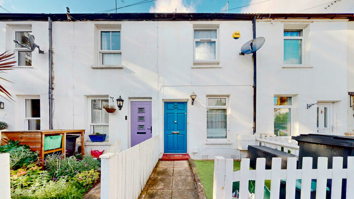 2 Bedroom House To Rent In Plaistow Grove, Bromley, BR1