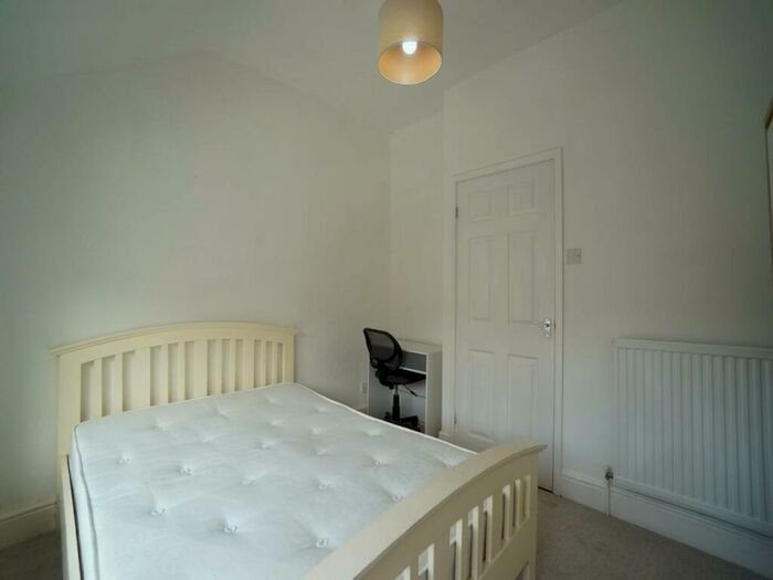 2 Bedroom House To Rent In Treflan, Bangor, Gwynedd, LL57