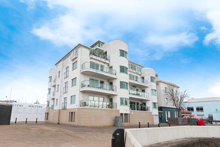 1 Bedroom Apartment To Rent In Harbour Point, Stuart Street, CF10