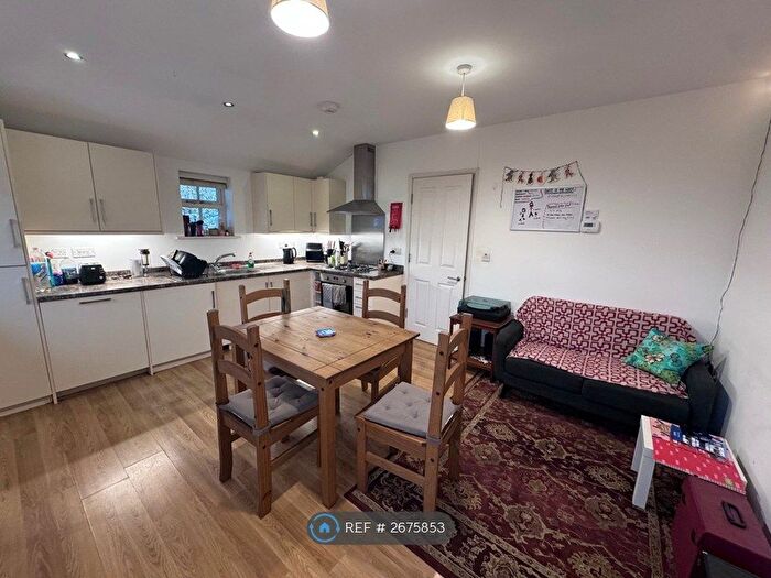 2 Bedroom Flat To Rent In Wetherell Place, Bristol, BS8