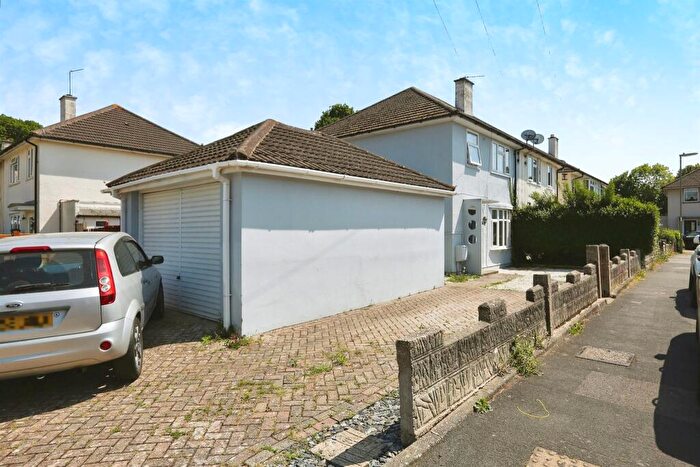 3 Bedroom Semi-Detached House For Sale In Beauchamp Avenue, Gosport, PO13
