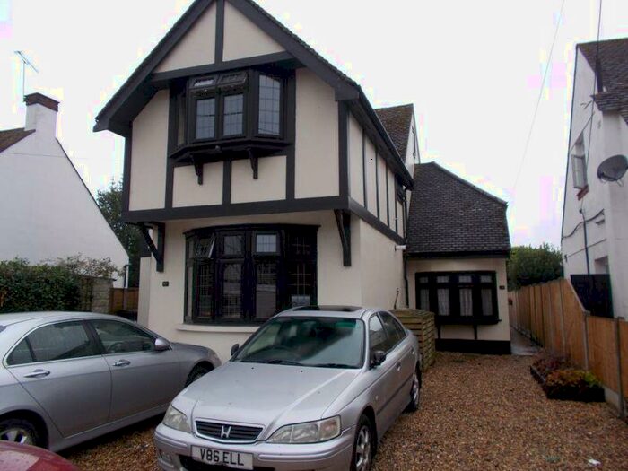 1 Bedroom Flat To Rent In Oak Road, Rochford, SS4