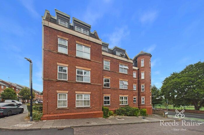 2 Bedroom Apartment For Sale In Great Clowes Street, Salford, Greater Manchester, M7