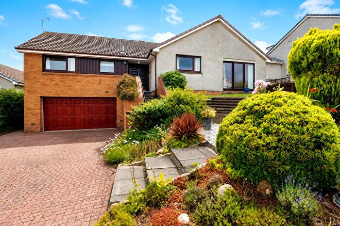 4 Bedroom Bungalow For Sale In Comyn Drive, Wallacestone, Falkirk, Stirlingshire, FK2