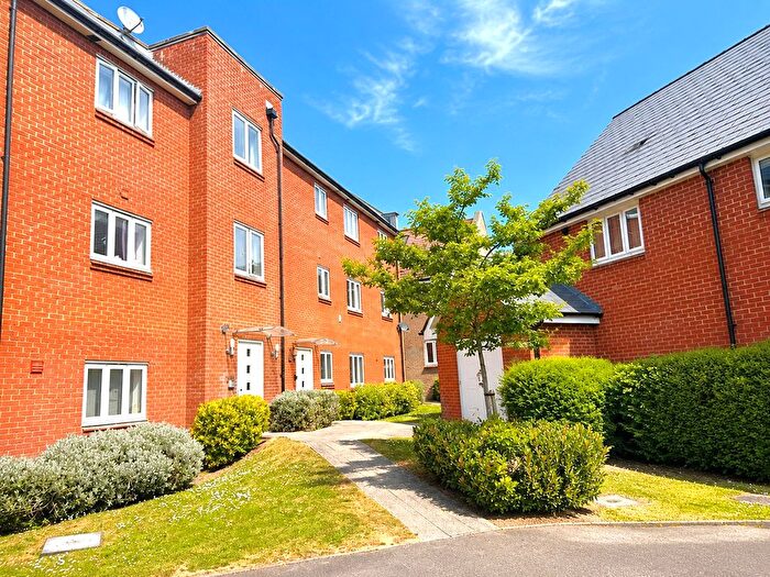 2 Bedroom Flat For Sale In Skylark Way, Burgess Hill, West Sussex, RH15