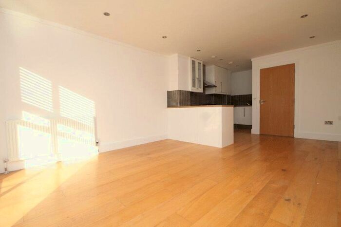 1 Bedroom Flat To Rent In Holloway Road, London, N7