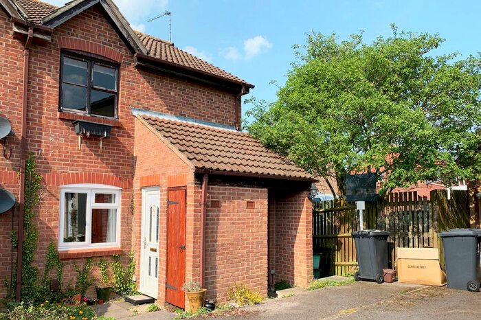 1 Bedroom Maisonette To Rent In Oakridge Close, Abbeymead, Gloucester, GL4