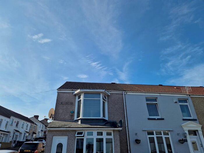 2 Bedroom Flat To Rent In Millwood Street, Manselton, Swansea, SA5
