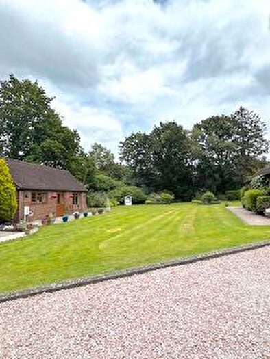 1 Bedroom Bungalow To Rent In Downlands Lane, Copthorne, RH10