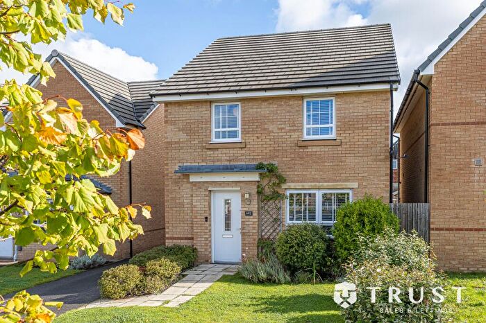 4 Bedroom Detached House For Sale In Carson Grove, Morley, LS27