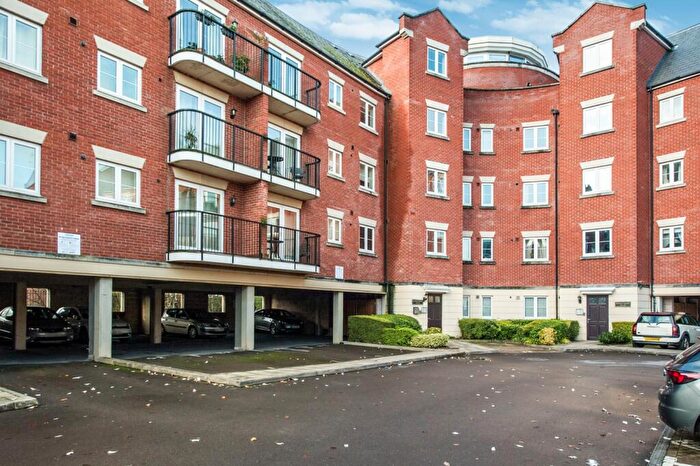 2 Bedroom Flat To Rent In Brookbank Close, Cheltenham, GL50