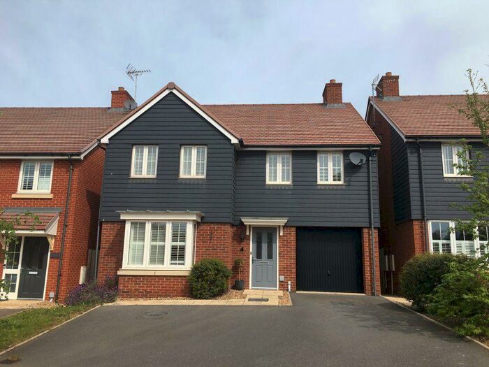 4 Bedroom Detached House To Rent In Upper Lawn, Ampthill, Bedfordshire, MK45