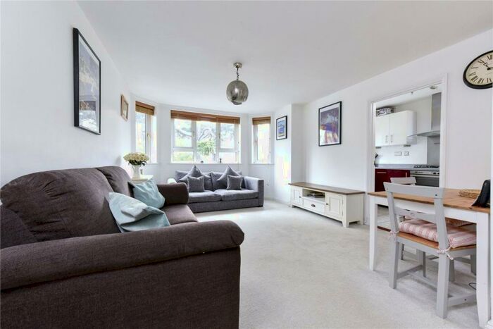 2 Bedroom Apartment To Rent In Roma Court, SW12