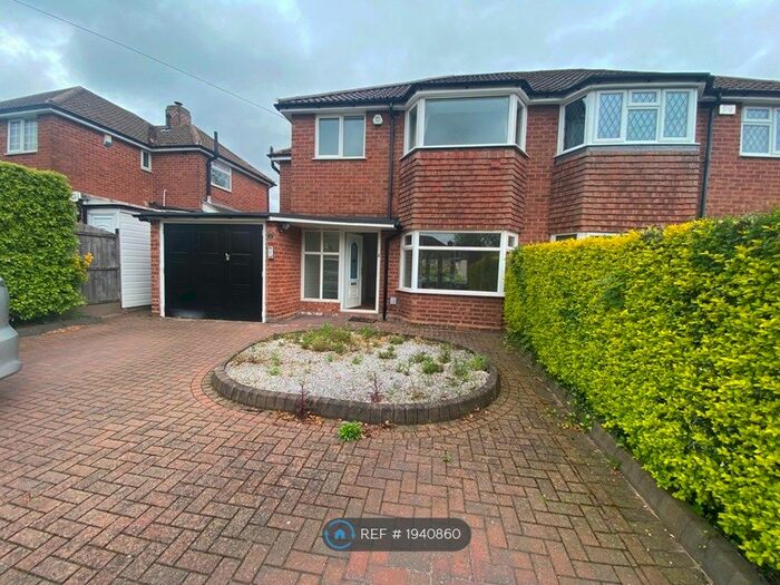 3 Bedroom Semi-Detached House To Rent In Sara Close, Sutton Coldfield, B74