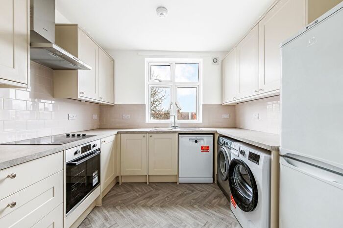 3 Bedroom Flat To Rent In Gunnersbury Lane, London, W3