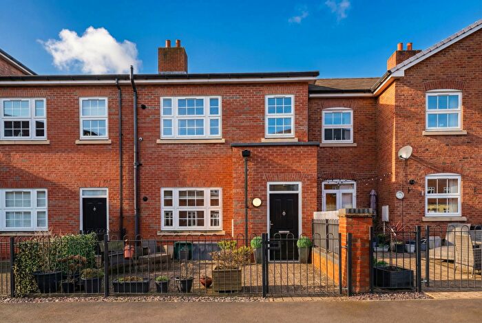 1 Bedroom Flat For Sale In Heligan House, Main Street, Dickens Heath, B90