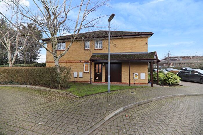 2 Bedroom Flat To Rent In Thompson Way, Rickmansworth, WD3
