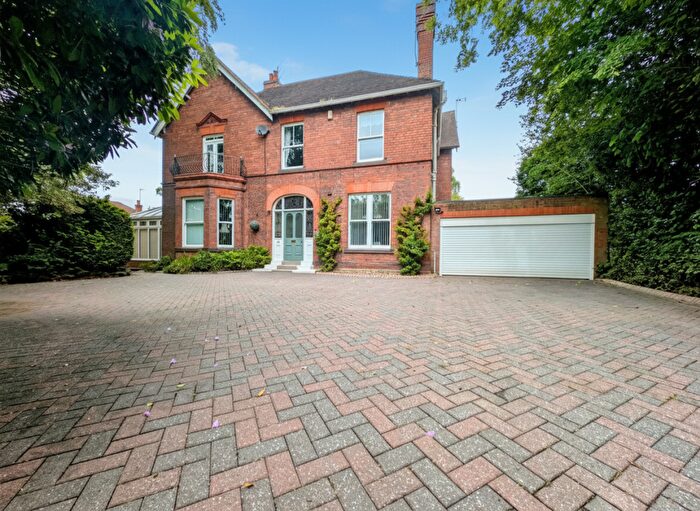 3 Bedroom Semi Detached House For Sale In Broomfield Road, Kidderminster, Worcestershire, DY11