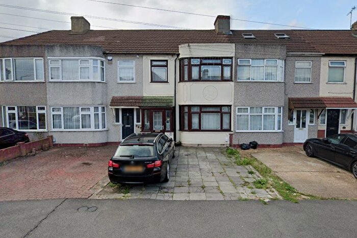 4 Bedroom Terraced House To Rent In Crow Lane, Romford, RM7