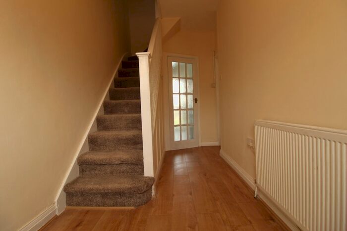 3 Bedroom Semi-Detached House To Rent In Hillside Road, Southall, UB1