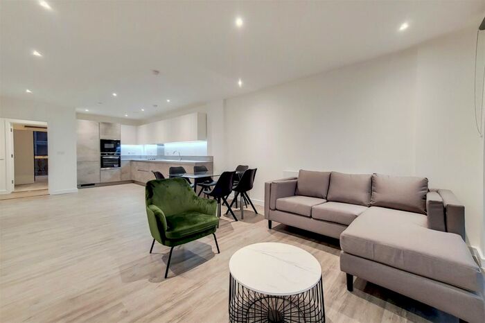 3 Bedroom Flat To Rent In Fresh Wharf Road, Barking, Essex, IG11