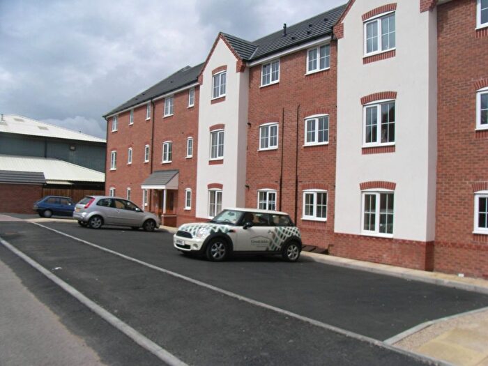 2 Bedroom Flat To Rent In Walker Road, Blakenall Heath, WS3