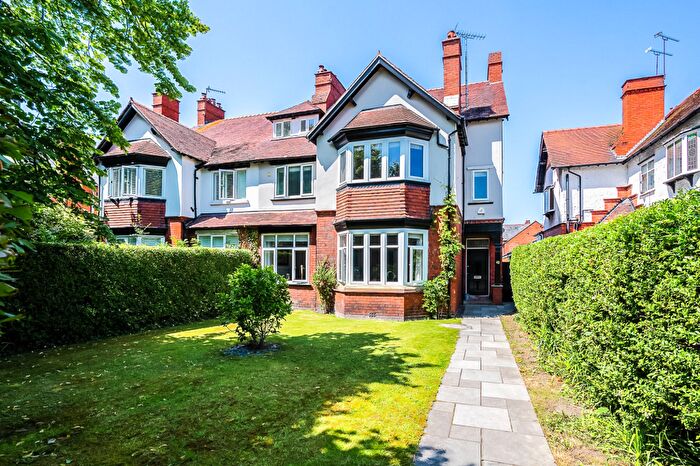 5 Bedroom Semi Detached House For Sale In Hoole Road, Chester, CH2