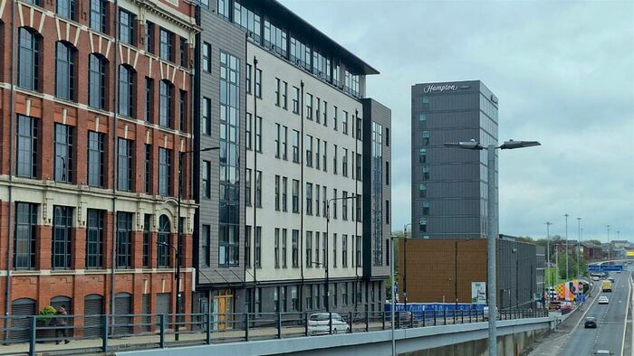 2 Bedroom House To Rent In New York Road, Leeds, LS2