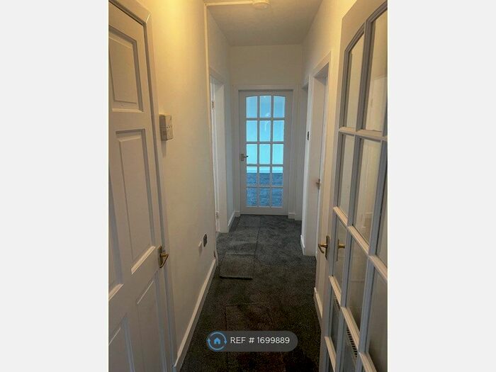 2 Bedroom Flat To Rent In Glenprosen Drive, Dundee, DD3