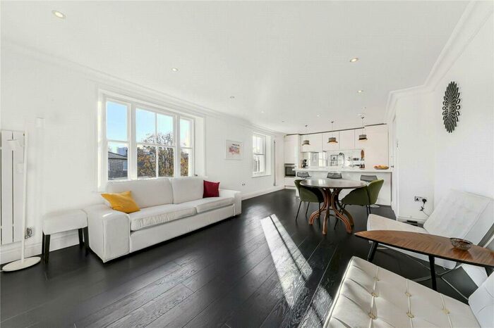 3 Bedroom Duplex To Rent In Buckland Crescent, London, NW3