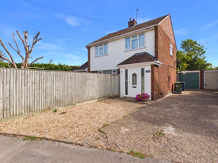 3 Bedroom Detached House To Rent In Churchill Close, Flackwell Heath, High Wycombe, Buckinghamshire, HP10
