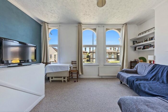 1 Bedroom Flat To Rent In Park Road, London, N8