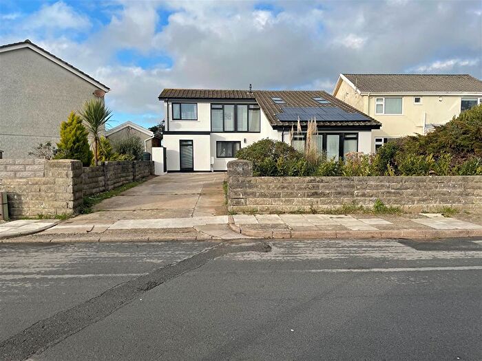 4 Bedroom Detached House For Sale In Rest Bay Close, Porthcawl, CF36
