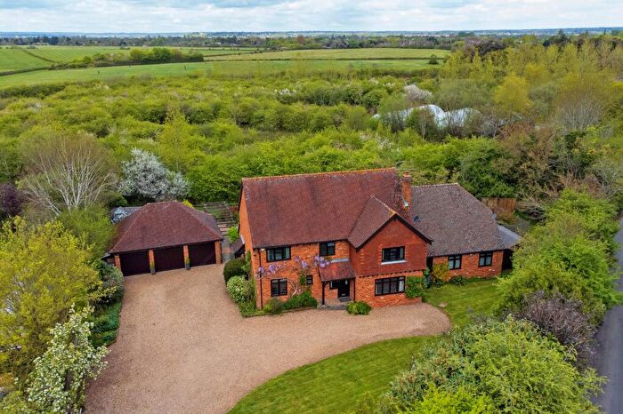 4 Bedroom Detached House For Sale In Coningsby Lane, Fifield, Maidenhead, Berkshire, SL6